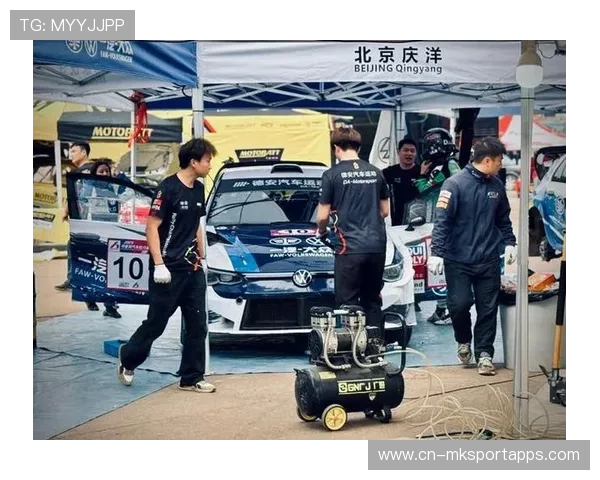 拉力赛团队在夜赛模拟训练中表现稳定