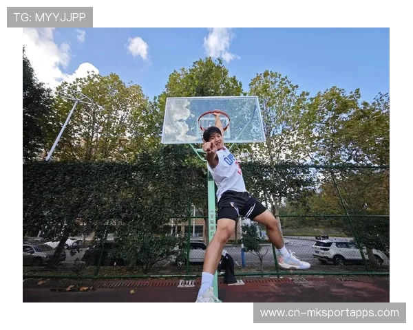 篮球少年用努力书写不平凡的人生，篮球运动少年